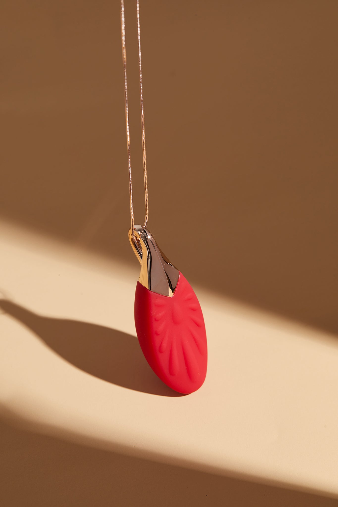 Loviss Dewdrop Vibrator Necklace